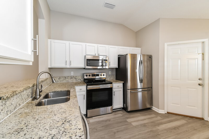 1,980/Mo, 2985 Mikris Dr E Jacksonville, FL 32225 Kitchen View 2