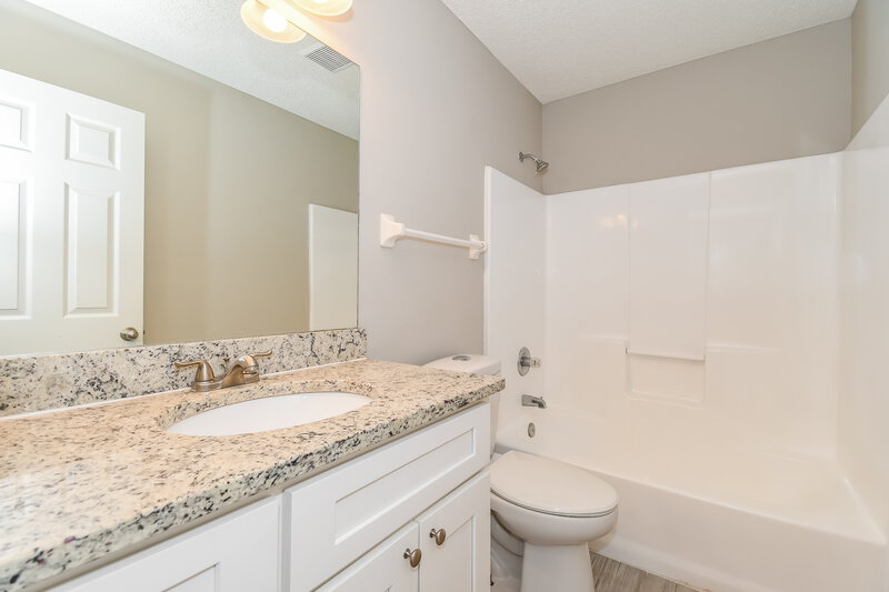 1,980/Mo, 2985 Mikris Dr E Jacksonville, FL 32225 Bathroom View