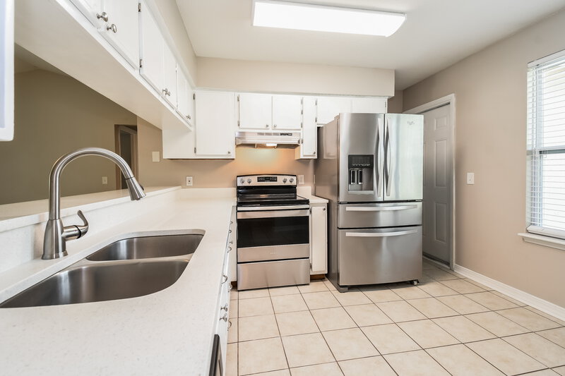 1,785/Mo, 2441 Zagato Ct Middleburg, FL 32068 Kitchen View