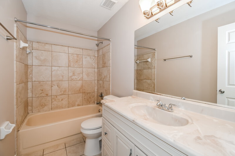 1,785/Mo, 2441 Zagato Ct Middleburg, FL 32068 Bathroom View