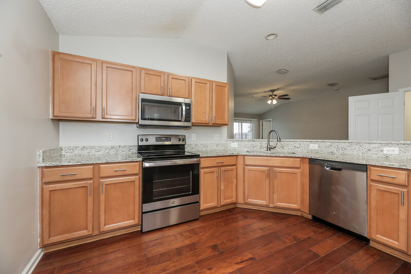 2,155/Mo, 14444 Woodfield Cir N Jacksonville, FL 32258 Kitchen View