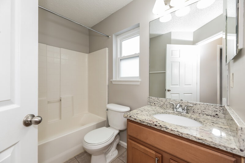 2,155/Mo, 14444 Woodfield Cir N Jacksonville, FL 32258 Bathroom View