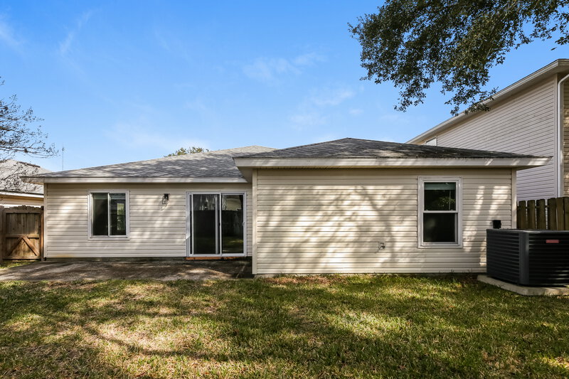 2,155/Mo, 14444 Woodfield Cir N Jacksonville, FL 32258 Rear View