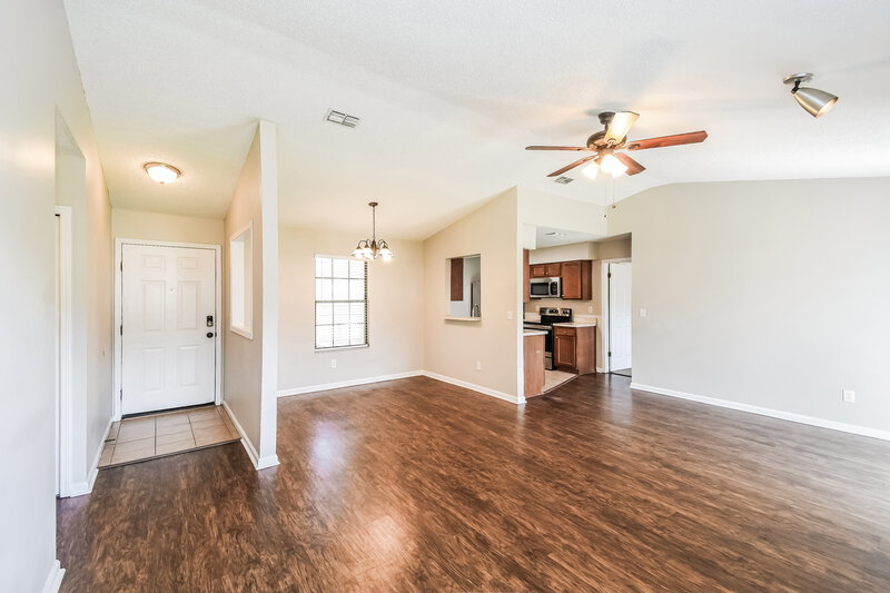 1,530/Mo, 1545 Kingfisher Blvd Orange Park, FL 32065 Living Room View 2