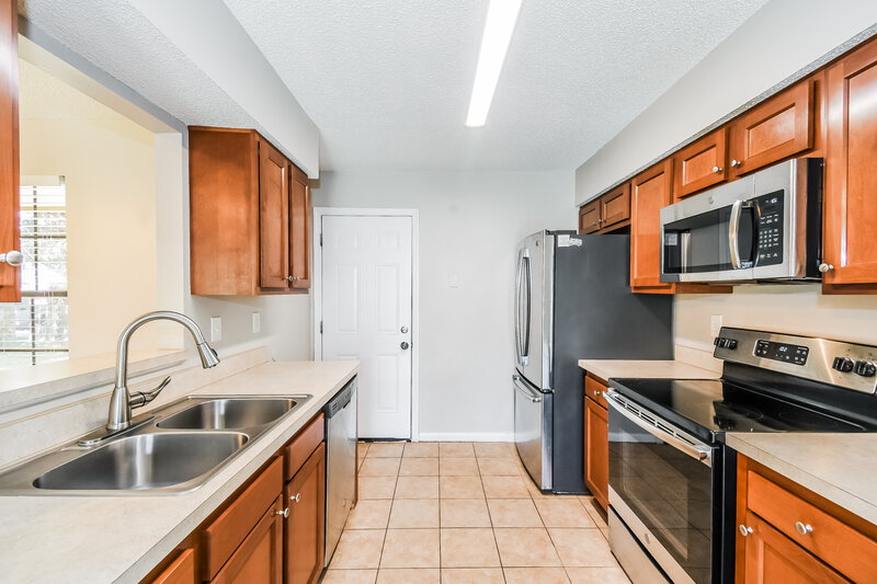 1,530/Mo, 1545 Kingfisher Blvd Orange Park, FL 32065 Kitchen View