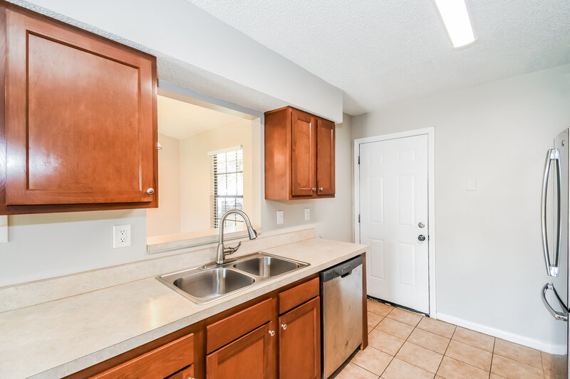 1,530/Mo, 1545 Kingfisher Blvd Orange Park, FL 32065 Kitchen View 2