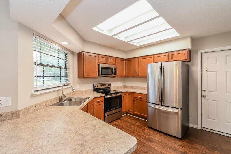 1,955/Mo, 8468 Hamden Rd Jacksonville, FL 32244 Kitchen View