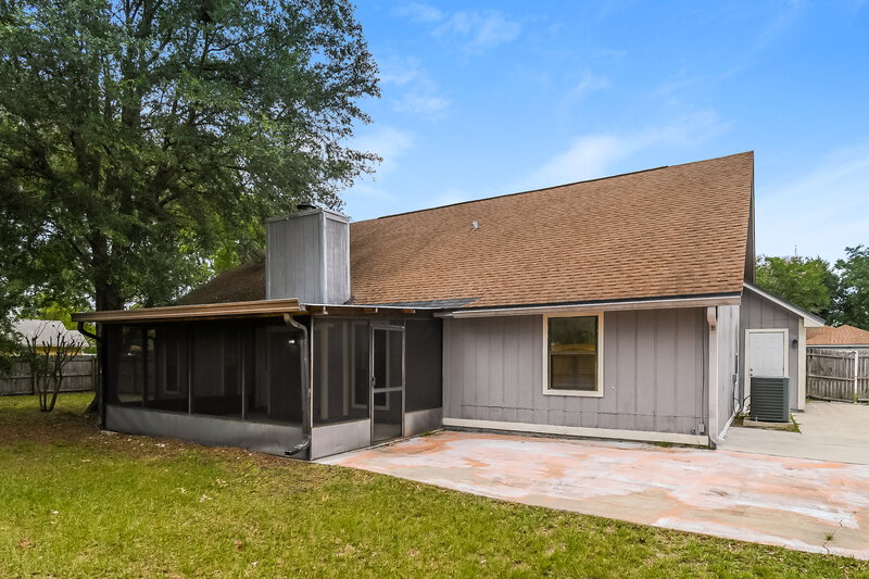 1,955/Mo, 8468 Hamden Rd Jacksonville, FL 32244 Rear View