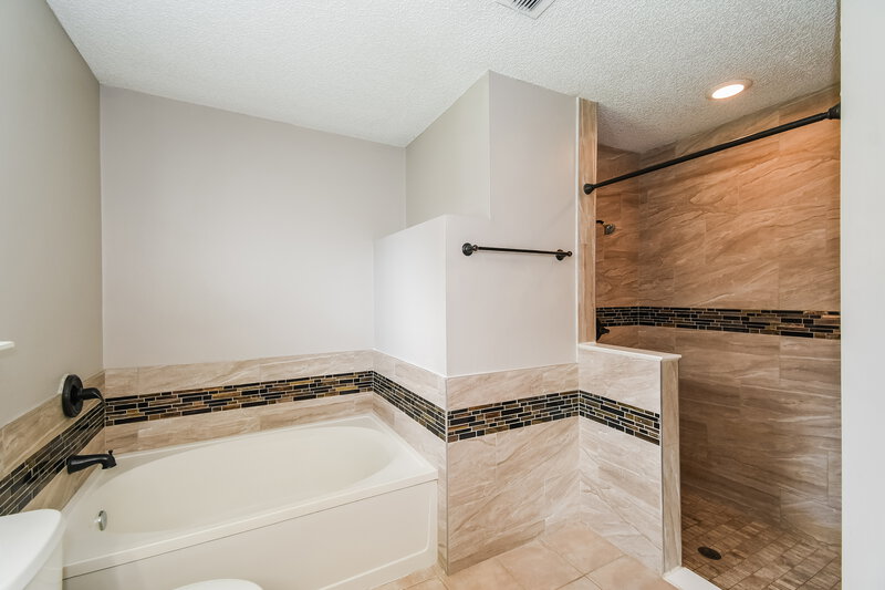 2,090/Mo, 8785 Chambore Dr Jacksonville, FL 32256 Main Bathroom View