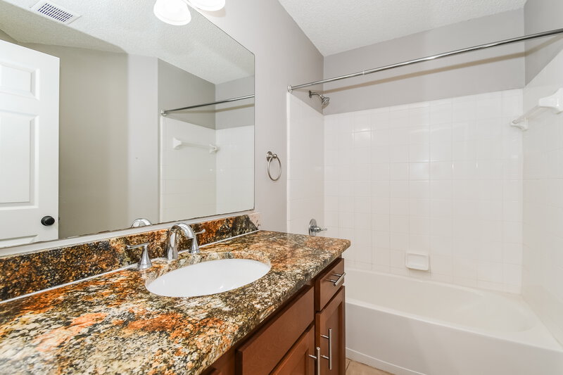 2,090/Mo, 8785 Chambore Dr Jacksonville, FL 32256 Bathroom View