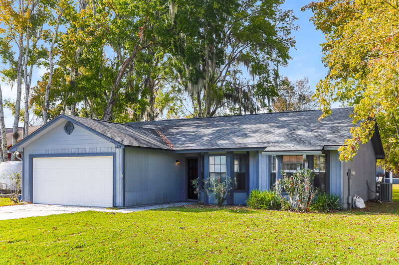 1,610/Mo, 2224 Minorcan St. Middleburg, FL 32068 Front View