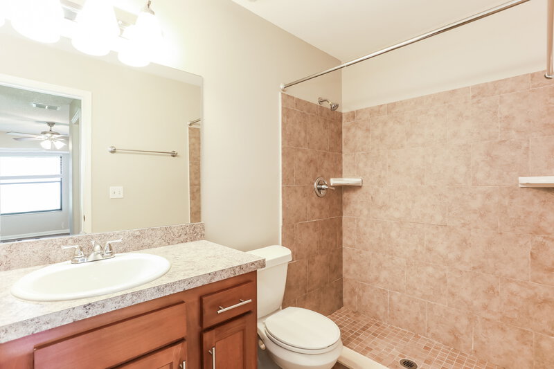 1,610/Mo, 2224 Minorcan St. Middleburg, FL 32068 Main Bathroom View