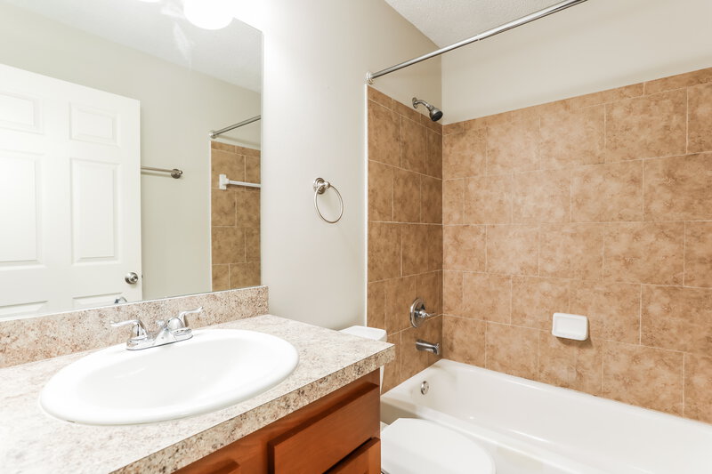 1,610/Mo, 2224 Minorcan St. Middleburg, FL 32068 Bathroom View