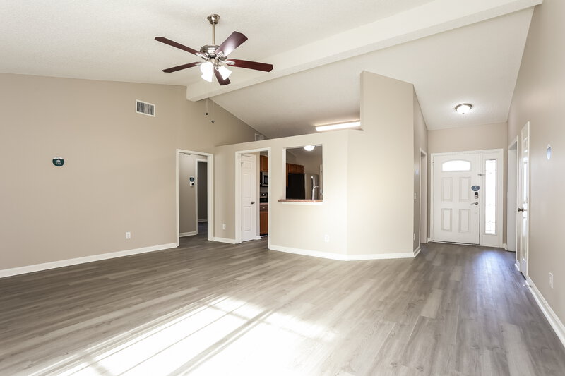 1,895/Mo, 8197 Boonesborough Trl Jacksonville, FL 32244 Living Room View