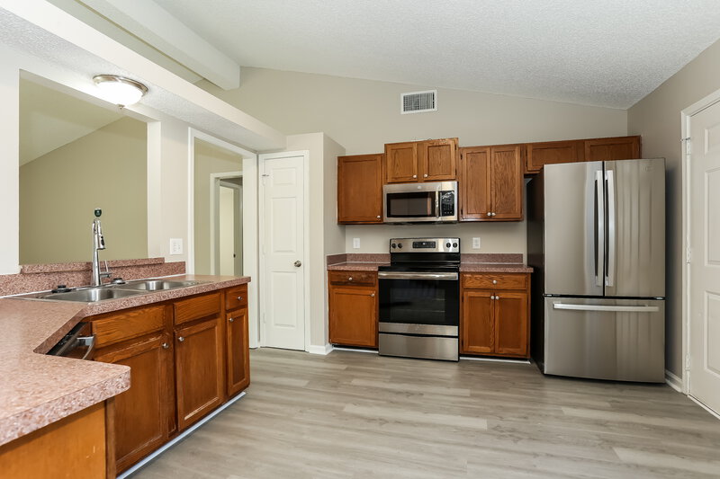 1,895/Mo, 8197 Boonesborough Trl Jacksonville, FL 32244 Kitchen View