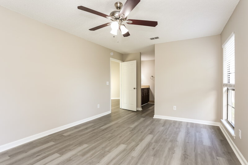 1,895/Mo, 8197 Boonesborough Trl Jacksonville, FL 32244 Main Bedroom View