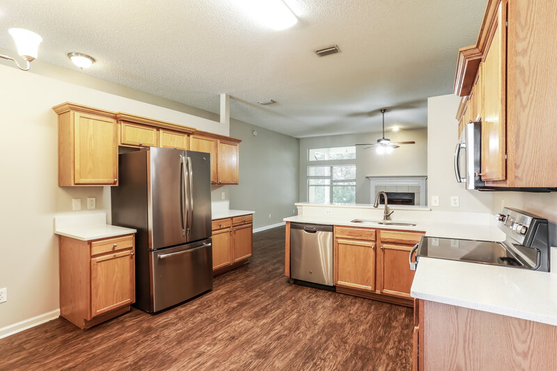 1,940/Mo, 627 Spanish Wells Rd Jacksonville, FL 32218 Kitchen View 2