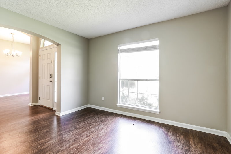 1,940/Mo, 627 Spanish Wells Rd Jacksonville, FL 32218 Sitting Room View