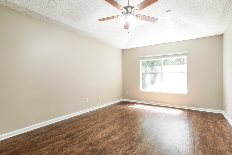 1,940/Mo, 627 Spanish Wells Rd Jacksonville, FL 32218 Main Bedroom View