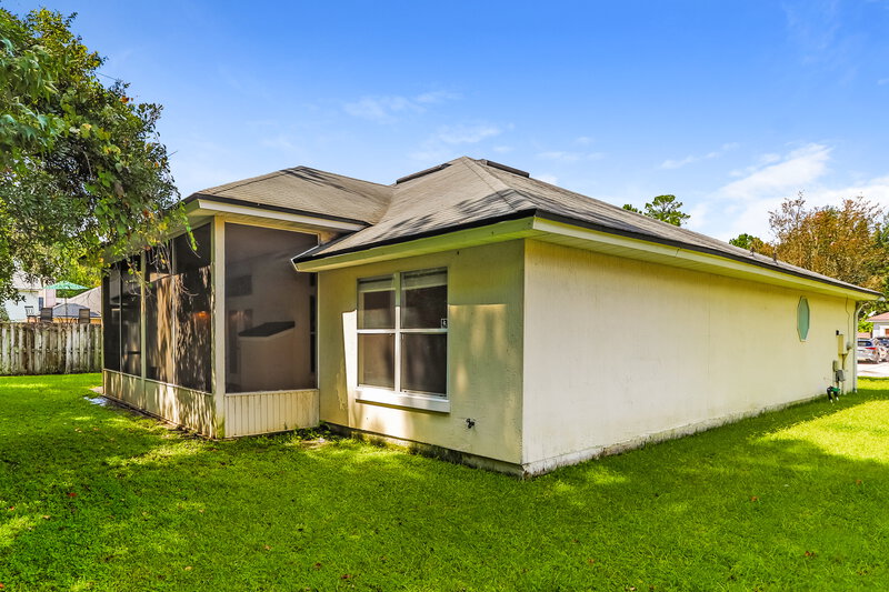 1,940/Mo, 627 Spanish Wells Rd Jacksonville, FL 32218 Rear View