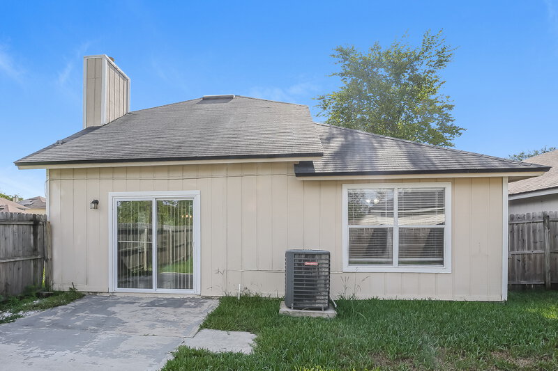 1,740/Mo, 6717 Newgate Cir E Jacksonville, FL 32244 Rear View 2