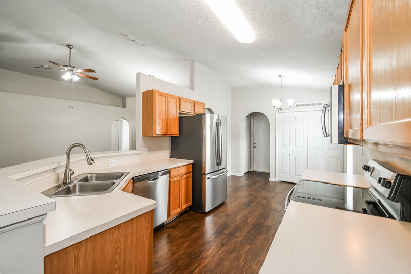 1,860/Mo, 7428 Prosperity Park Rd N Jacksonville, FL 32244 Kitchen View 2