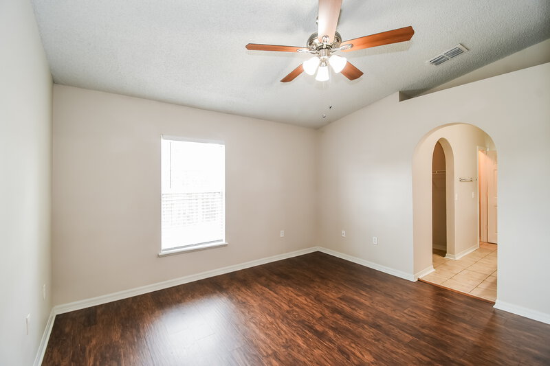 1,860/Mo, 7428 Prosperity Park Rd N Jacksonville, FL 32244 Main Bedroom View