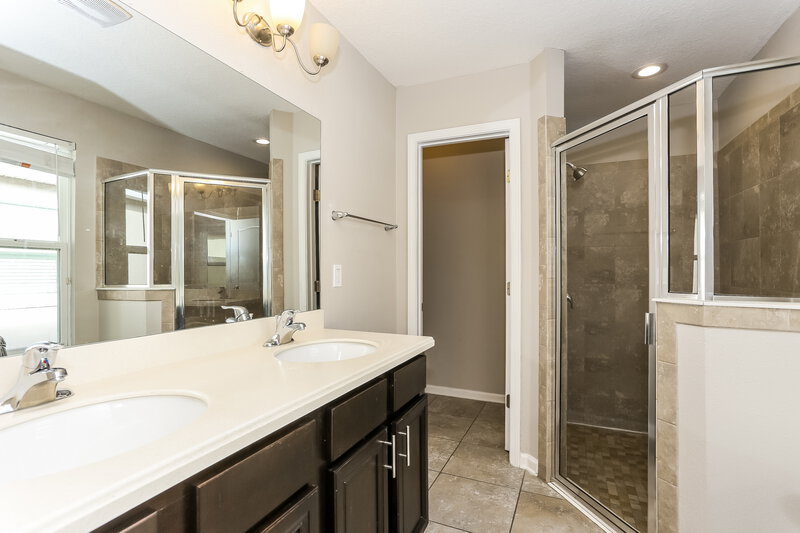 2,130/Mo, 2643 Salt Lake Dr Jacksonville, FL 32211 Bathroom View