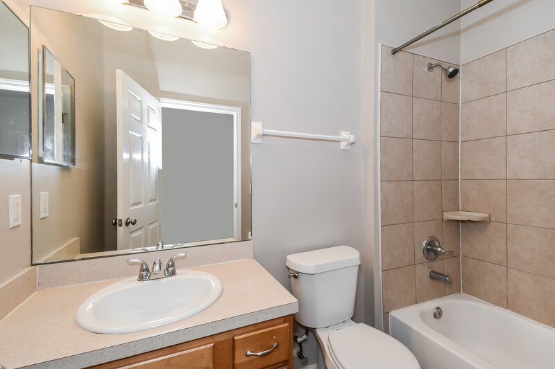 1,745/Mo, 10447 Centerwood Ct Jacksonville, FL 32218 Bathroom View