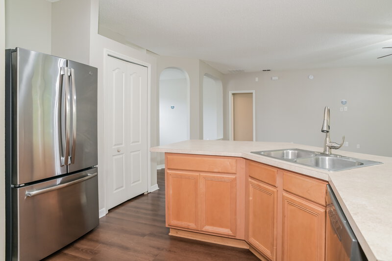 2,070/Mo, 2711 Spoonbill Trl Orange Park, FL 32073 Kitchen View