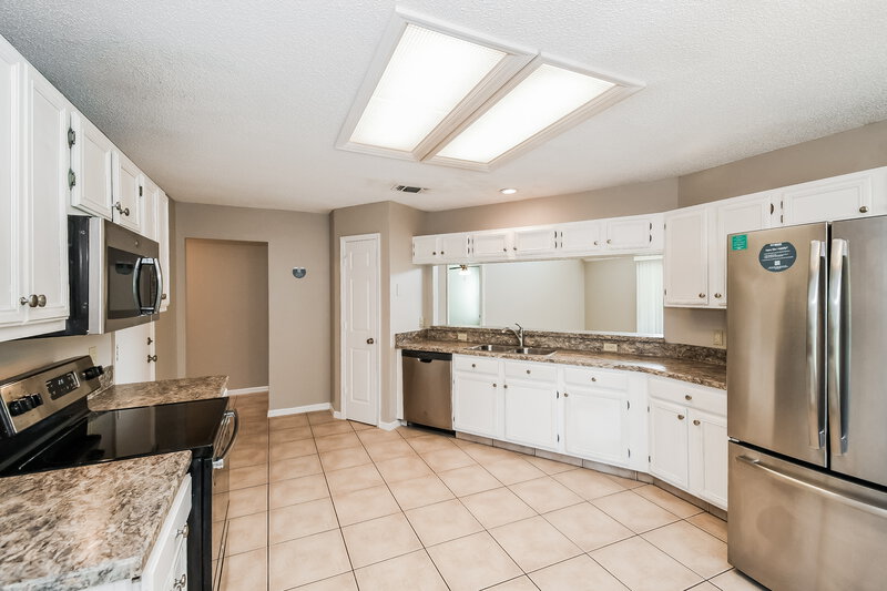 1,700/Mo, 8468 Rockridge Dr Jacksonville, FL 32244 Kitchen View 2