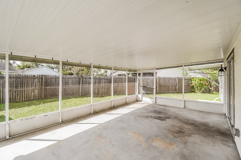 1,700/Mo, 8468 Rockridge Dr Jacksonville, FL 32244 Sun Room View