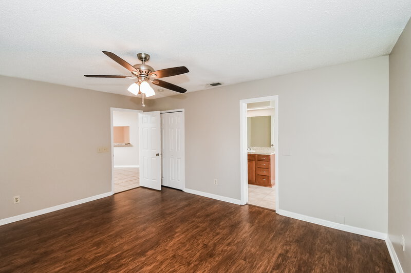 1,700/Mo, 8468 Rockridge Dr Jacksonville, FL 32244 Main Bedroom View 2