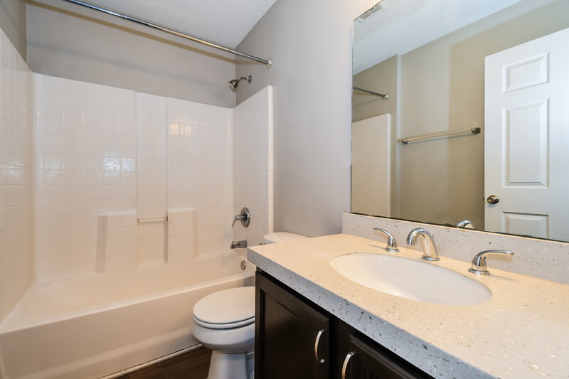 1,900/Mo, 3746 August Crossing Ct Jacksonville, FL 32210 Bathroom View