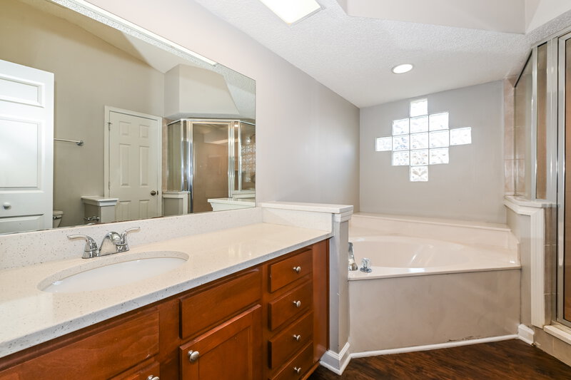 2,170/Mo, 11181 Coldfield Dr Jacksonville, FL 32246 Main Bathroom View 2