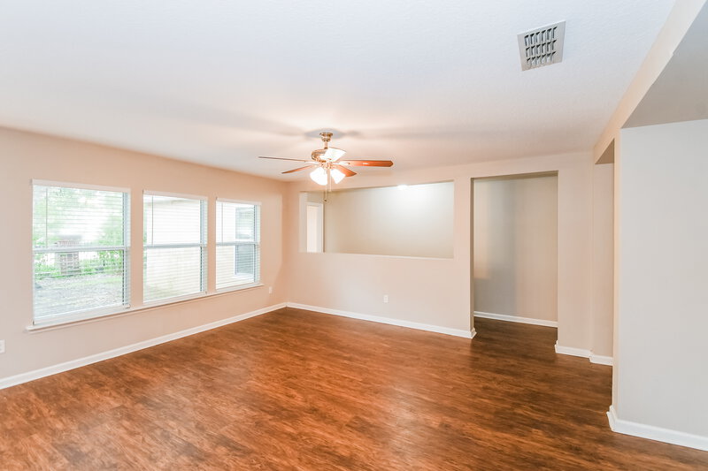 1,925/Mo, 3859 Marsh Bluff Dr Jacksonville, FL 32226 Living Room View