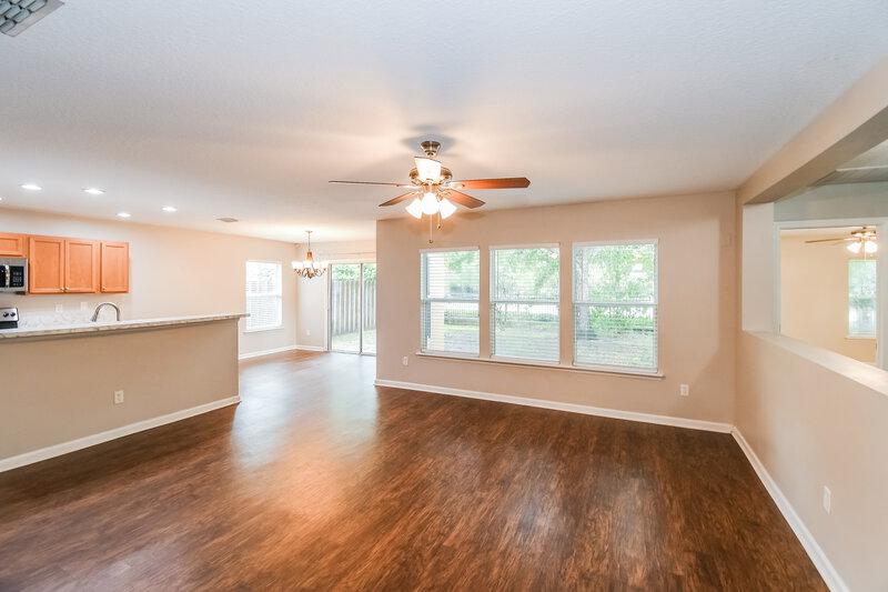 1,925/Mo, 3859 Marsh Bluff Dr Jacksonville, FL 32226 Living Room View 2