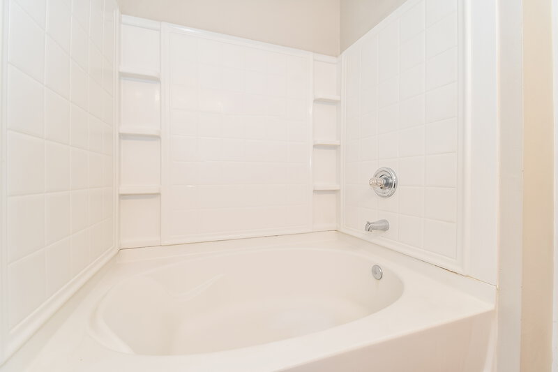 1,925/Mo, 3859 Marsh Bluff Dr Jacksonville, FL 32226 Main Bathroom View 2