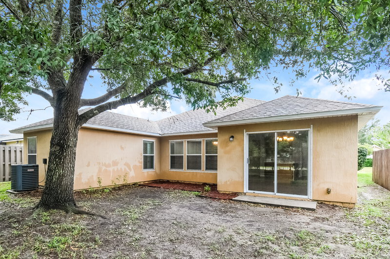 1,925/Mo, 3859 Marsh Bluff Dr Jacksonville, FL 32226 Rear View