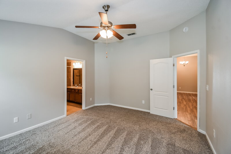 2,215/Mo, 15847 Rachel Creek Dr Jacksonville, FL 32218 Main Bedroom View 2