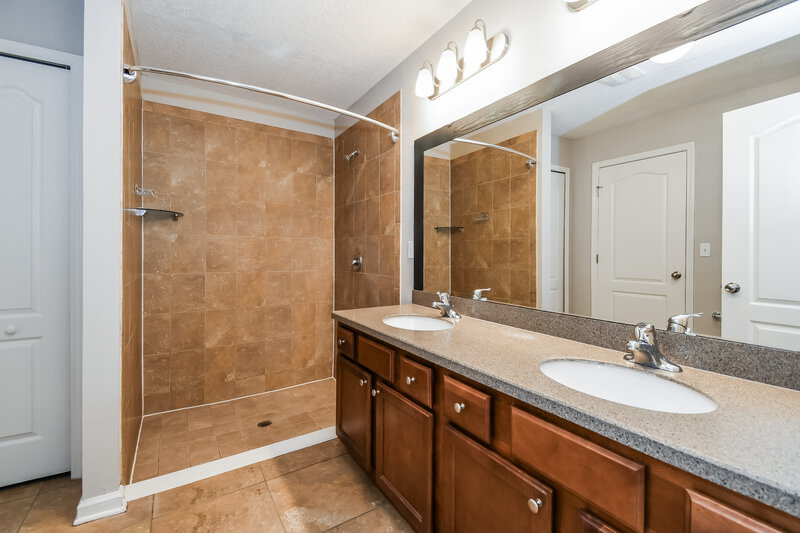 2,215/Mo, 15847 Rachel Creek Dr Jacksonville, FL 32218 Main Bathroom View