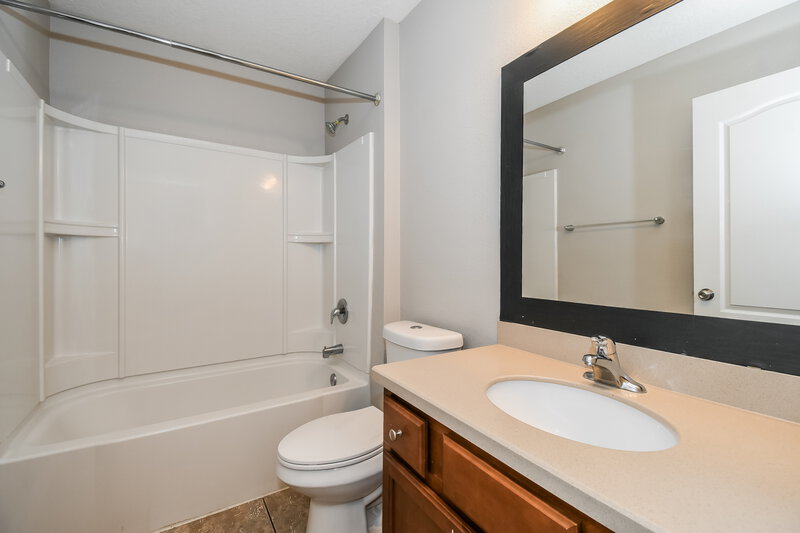2,215/Mo, 15847 Rachel Creek Dr Jacksonville, FL 32218 Bathroom View