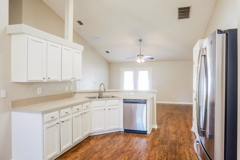 1,750/Mo, 1563 Bay Harbor Dr Fleming Island, FL 32003 Kitchen View 2