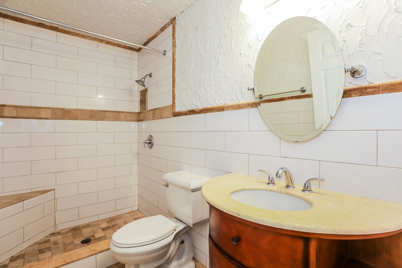 1,750/Mo, 1563 Bay Harbor Dr Fleming Island, FL 32003 Bathroom View