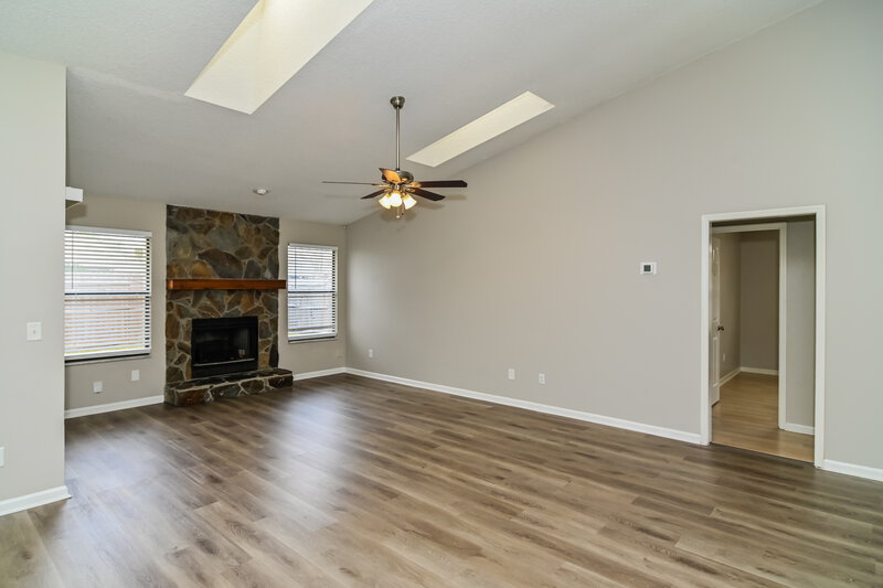 2,640/Mo, 8255 Spencers Trace Dr Jacksonville, FL 32244 Living Room View