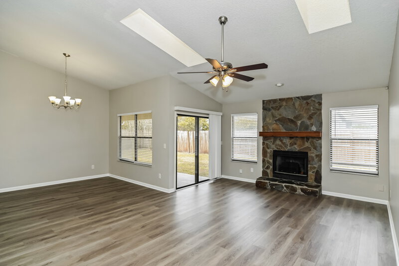 2,640/Mo, 8255 Spencers Trace Dr Jacksonville, FL 32244 Living Room View 2