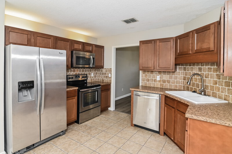 2,640/Mo, 8255 Spencers Trace Dr Jacksonville, FL 32244 Kitchen View
