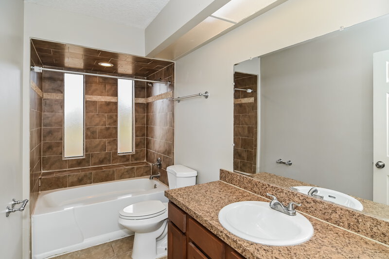 2,640/Mo, 8255 Spencers Trace Dr Jacksonville, FL 32244 Bathroom View