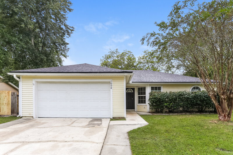 2,300/Mo, 1608 Twin Oak Dr W Middleburg, FL 32068 External View