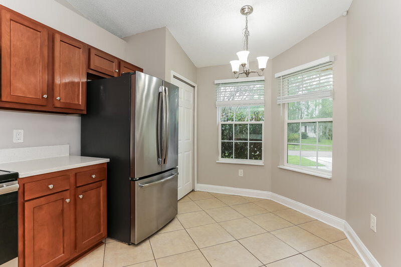 2,300/Mo, 1608 Twin Oak Dr W Middleburg, FL 32068 Kitchen View